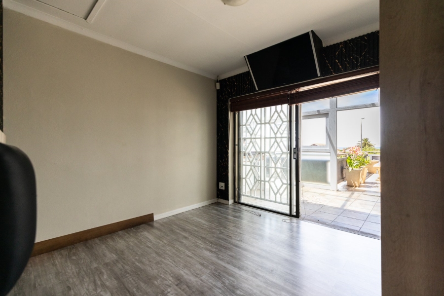 4 Bedroom Property for Sale in Bluewater Bay Eastern Cape